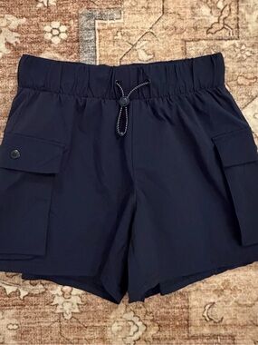 NWOT Avalanche Women's Navy Athletic Cargo Shorts
